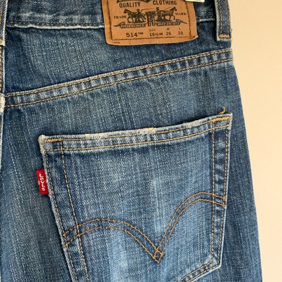 Mid Rise Levi’s - Picture 4 of 4